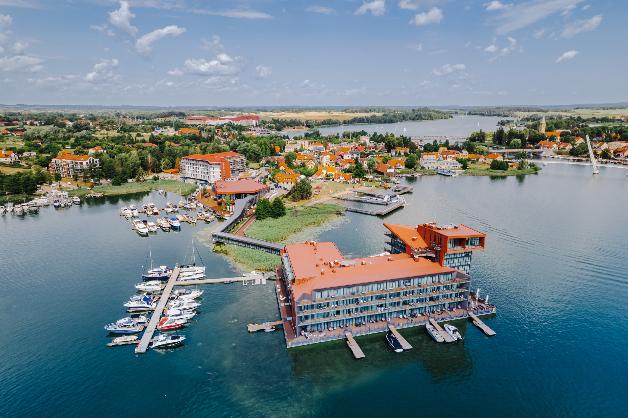 Hotel Mikołajki z drona